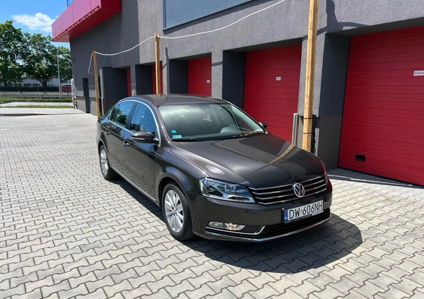 Volkswagen Passat cena 39900 przebieg: 99979, rok produkcji 2011 z Wrocław małe 407